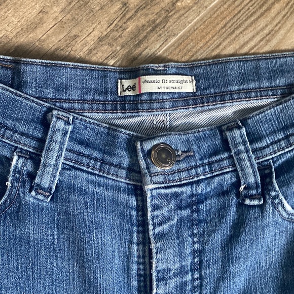 Lee Classic Fit Straight Leg Woman’s Jeans - Picture 5 of 16